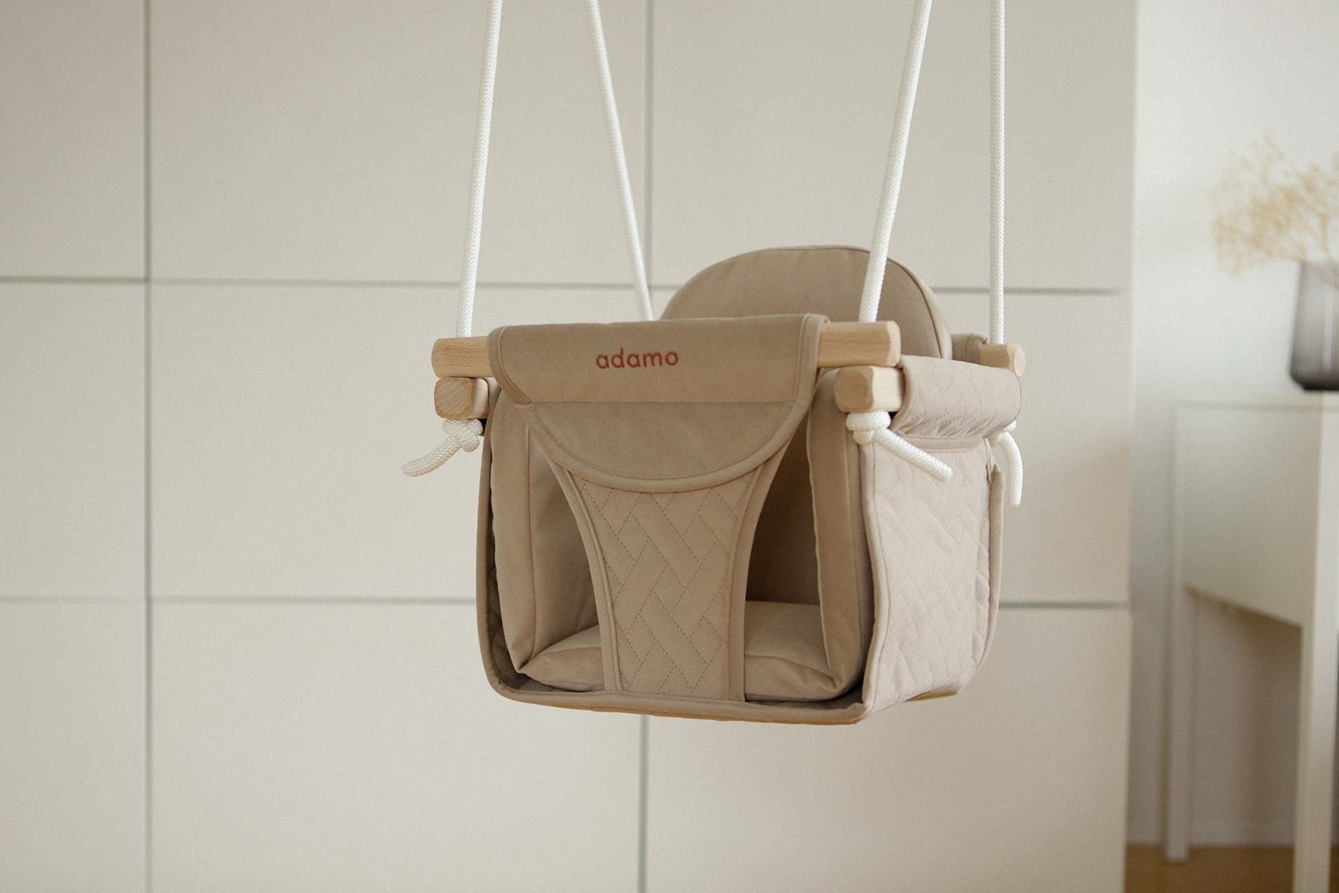 adamo_schaukel_babylux_schweiz_kinder_spass_beige