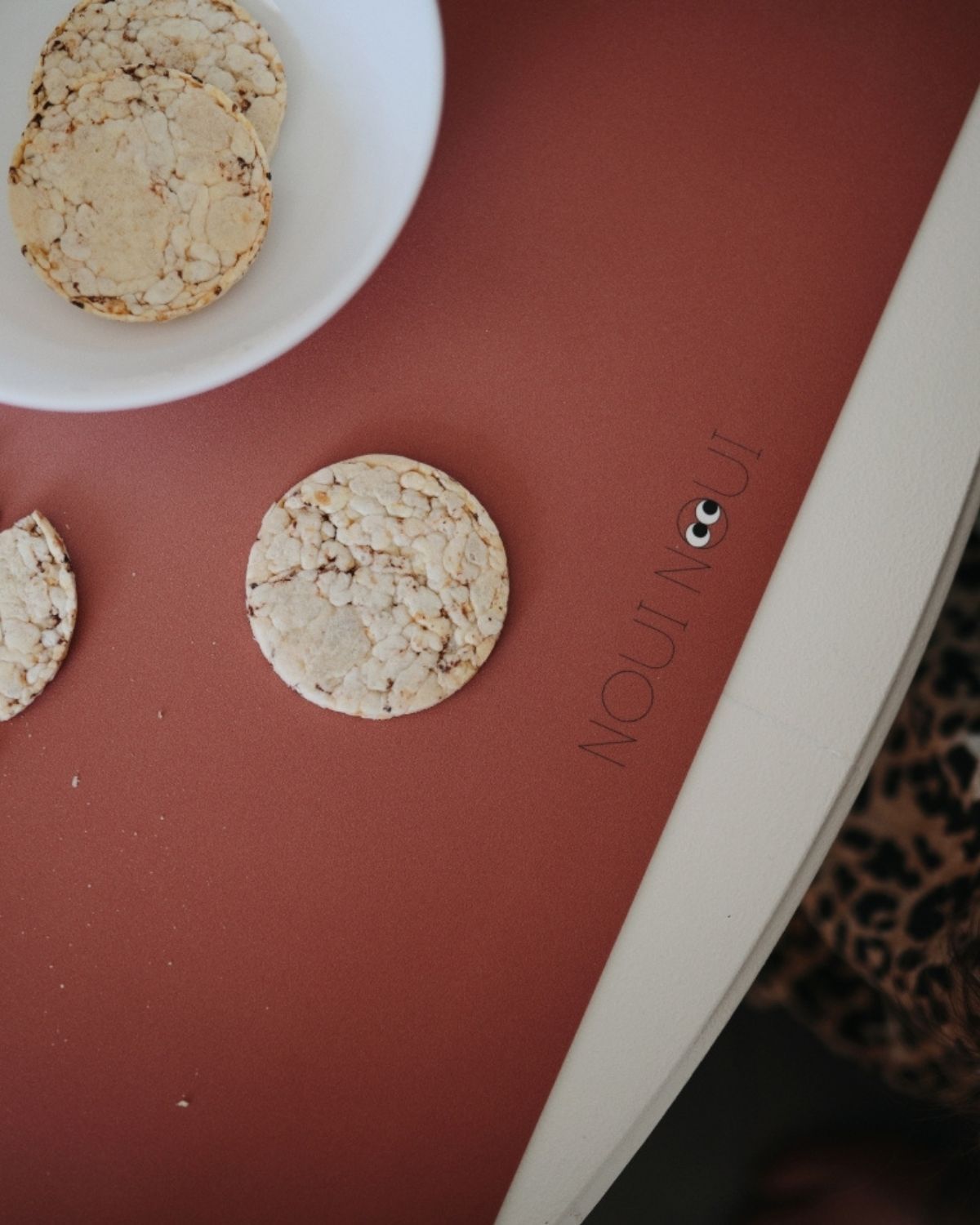 Babylux_tischset_noui_noui_placemats_baby_kinder_essen_tisch_richterswil_dusty_rose_rosa