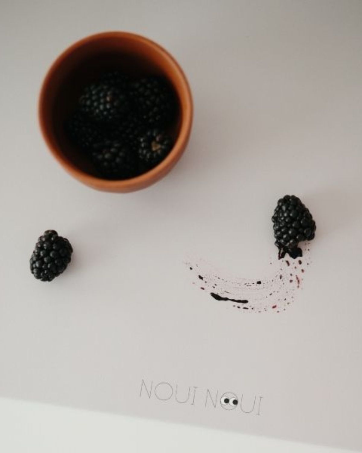 Babylux_tischset_noui_noui_placemats_baby_kinder_essen_tisch_richterswil_grey_powder_grau