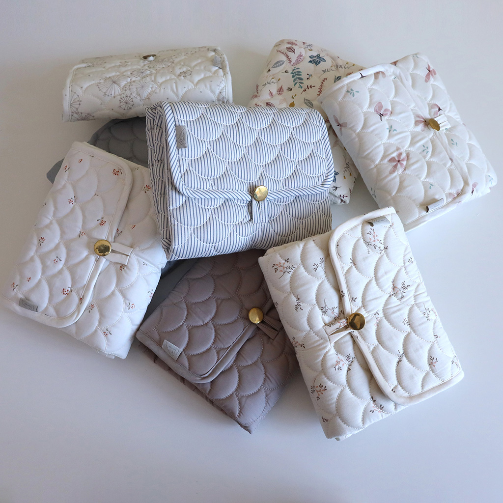 babylux_zuerich_wickeltasche_camcamcopenhagen_baby_unterwegs_mutter_classic_stripe_blue_3