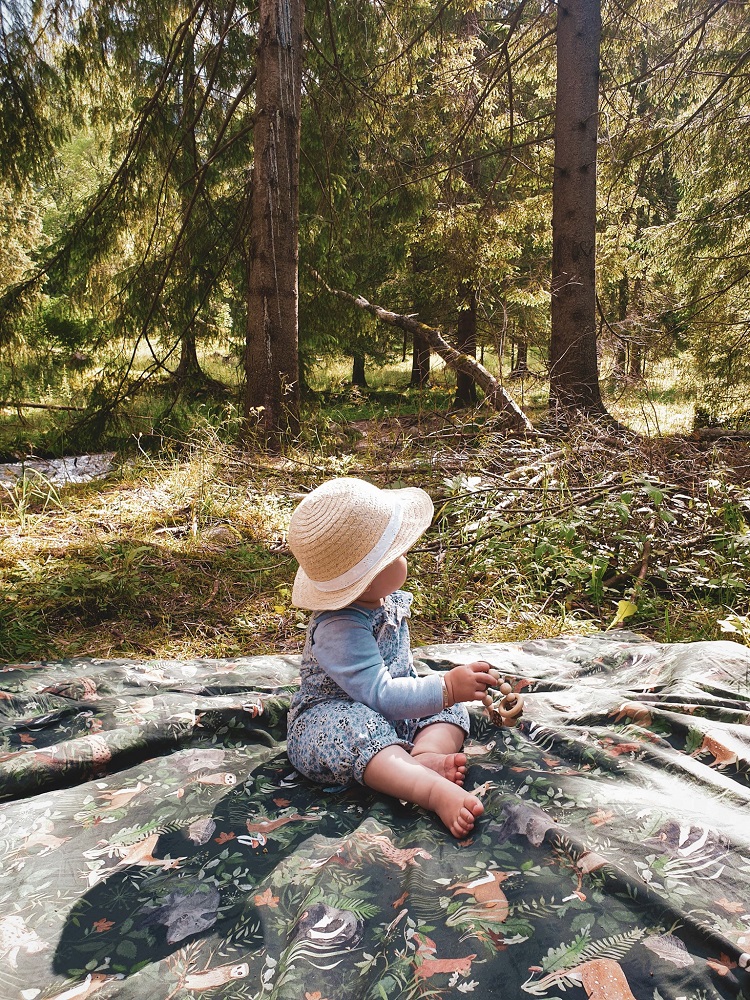 "Babylux_Picknickdecke_makaszka_spieldecke_zürich_wald_3" "Babylux_Picknickdecke_makaszka_spieldecke_zürich_wald"